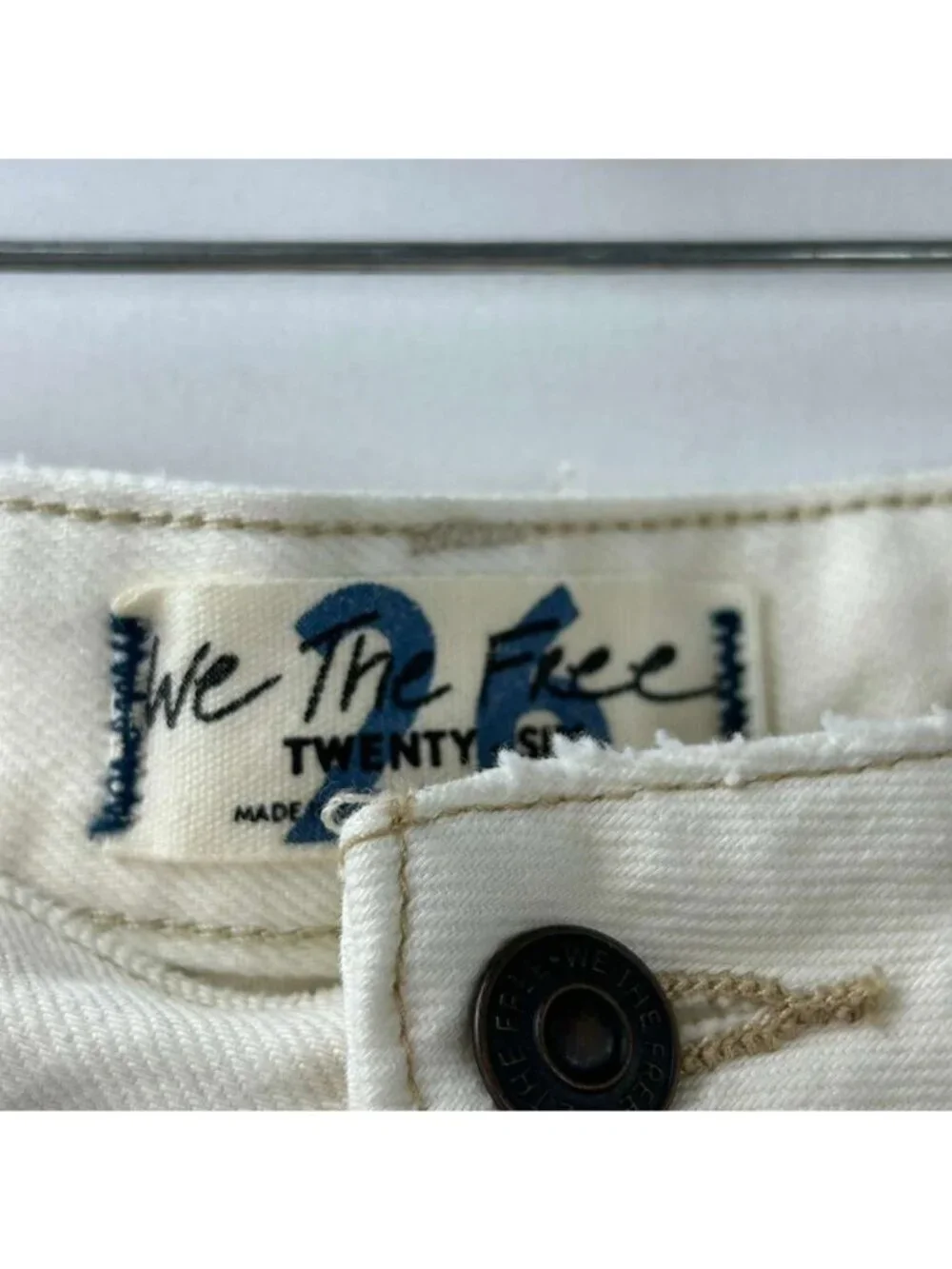 We The Free Shorts Women's Size 26 Cream Jean Denim Distressed Raw Hem Pockets